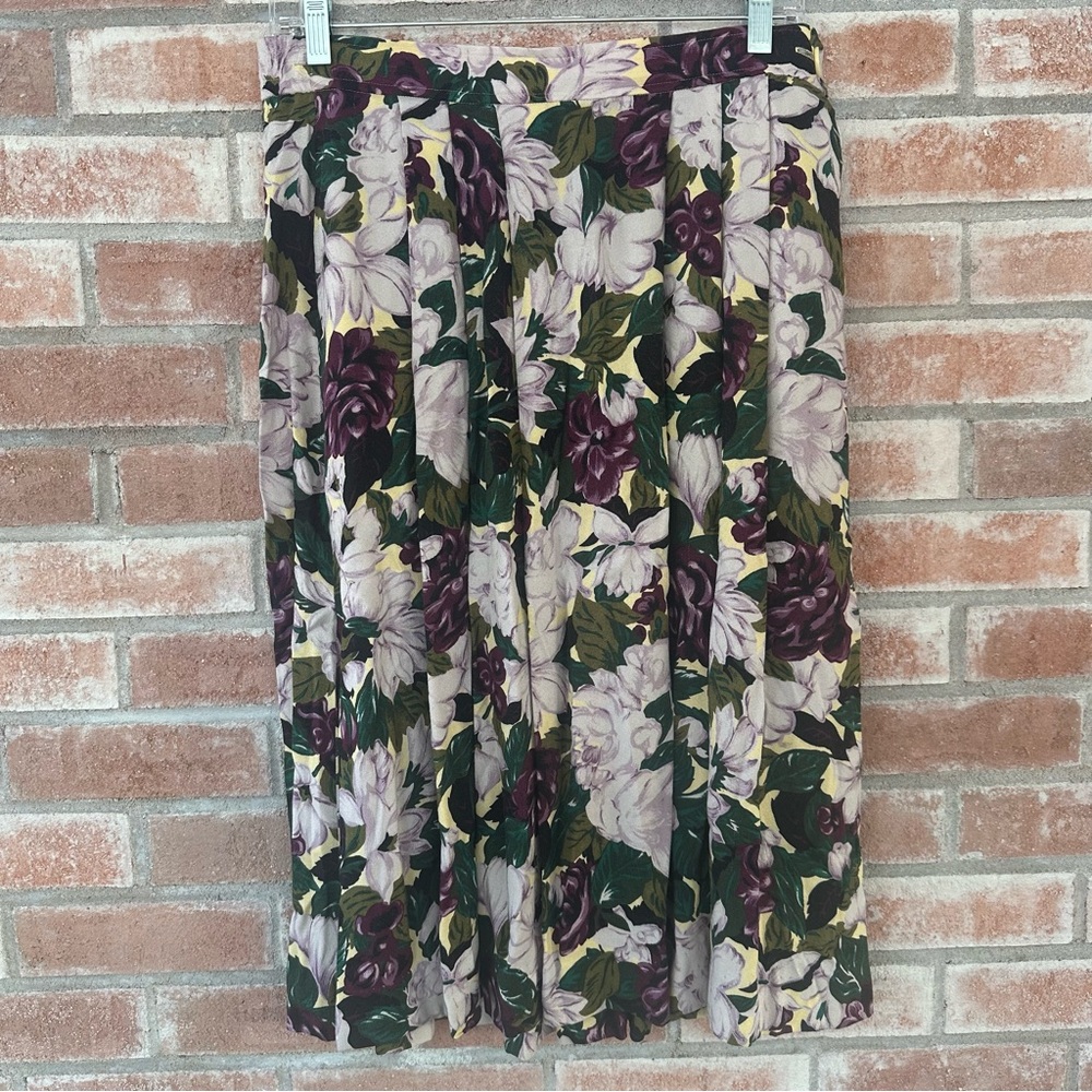 Vintage Evan Picone Floral Skirt Knee Length Rayon Women’s 8 Cottagecore Purple
